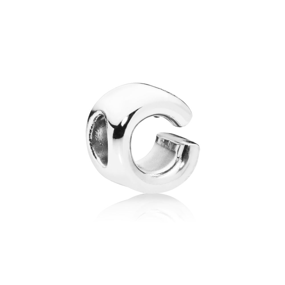 Pandora Letter C charm in sterling silver with heart pattern 797457