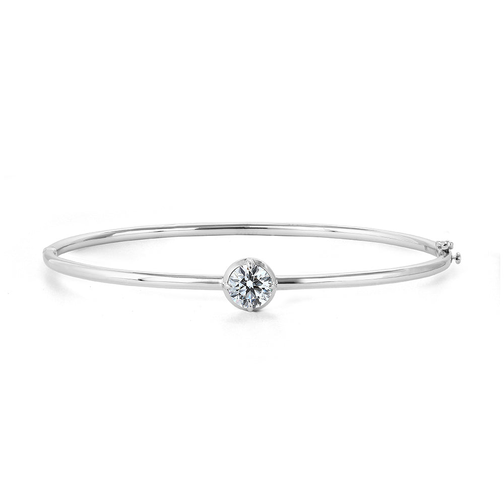 Clarity Diamond 18k Round Bangle