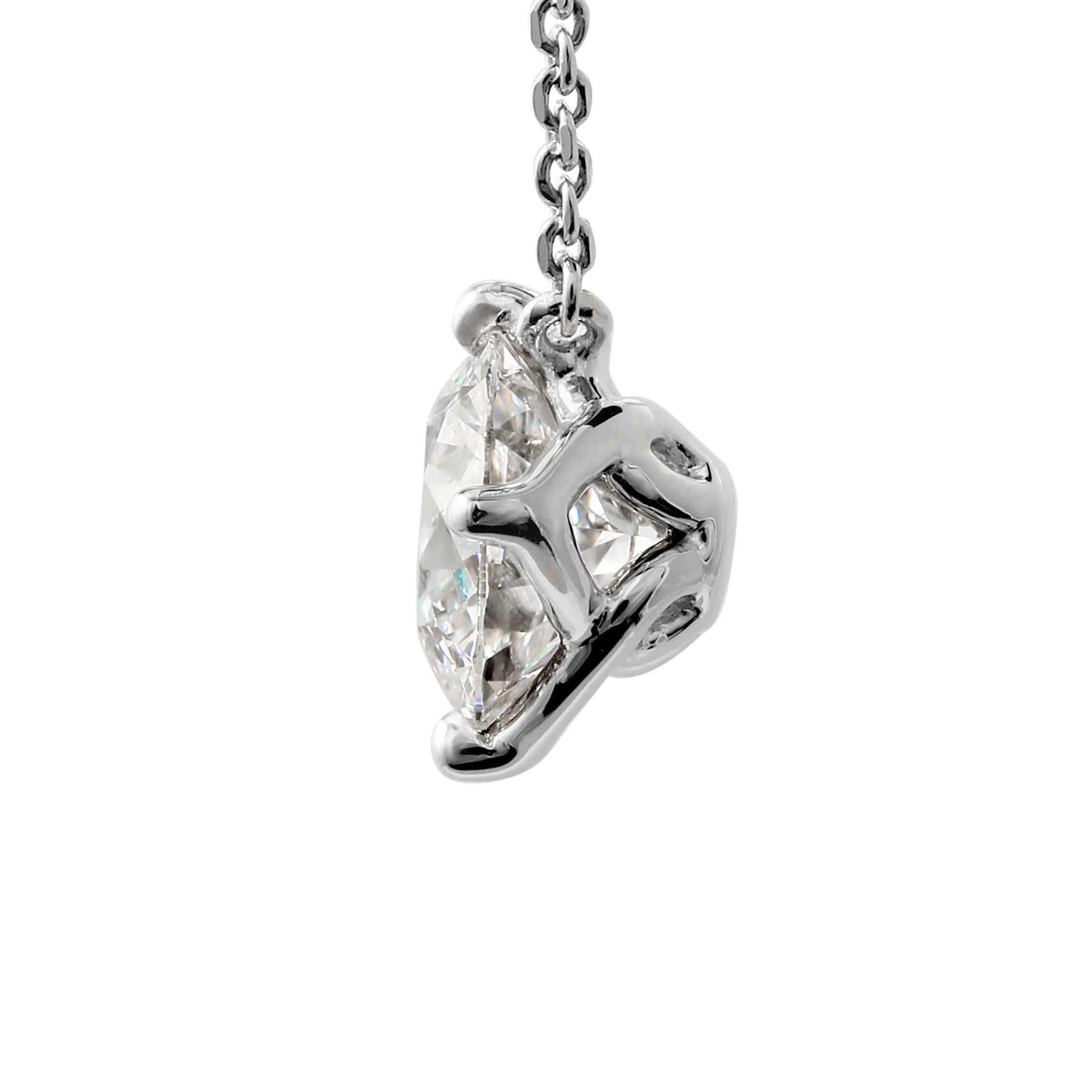 Clarity Diamond 18k Round Pendant