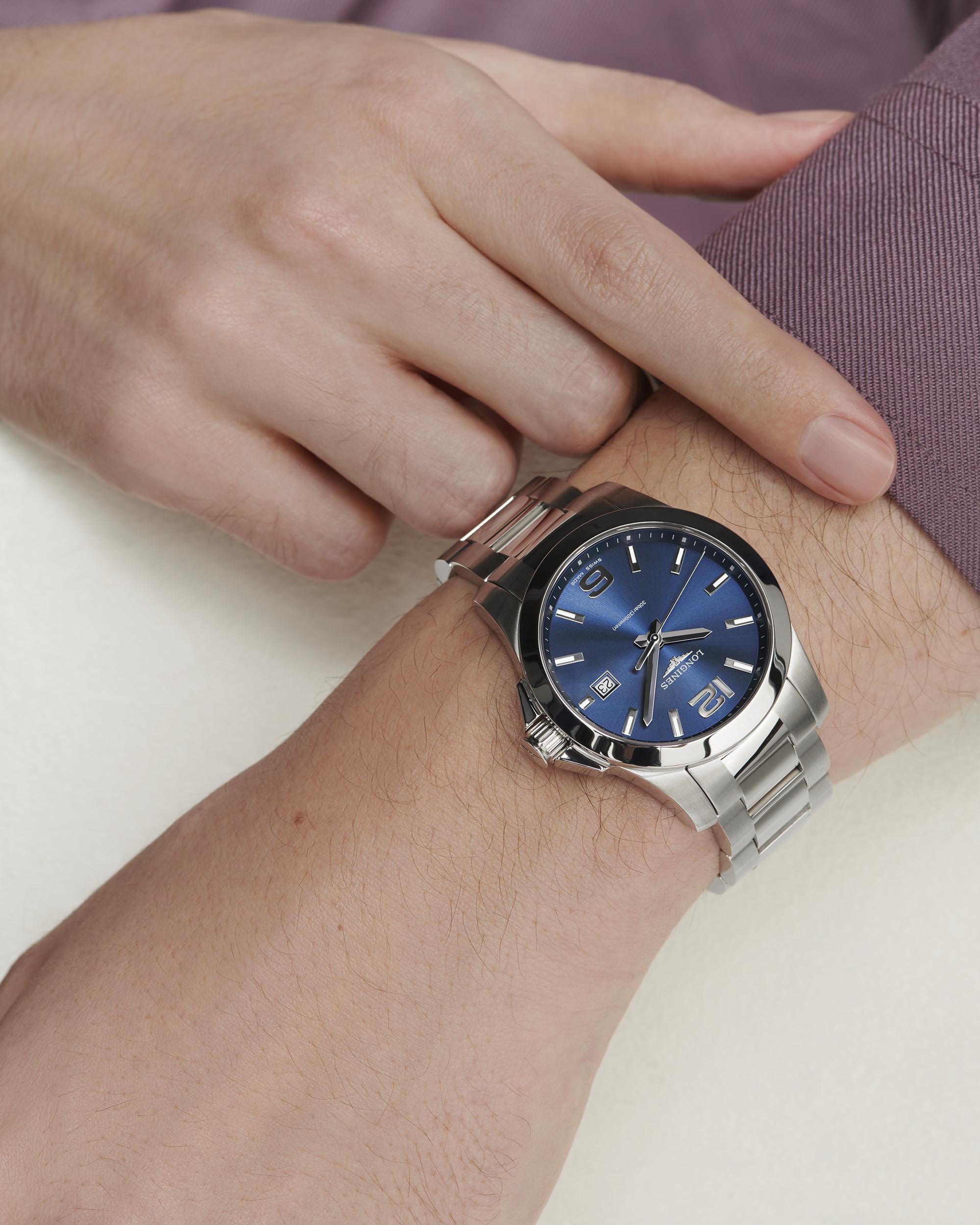 Longines Conquest L37594966