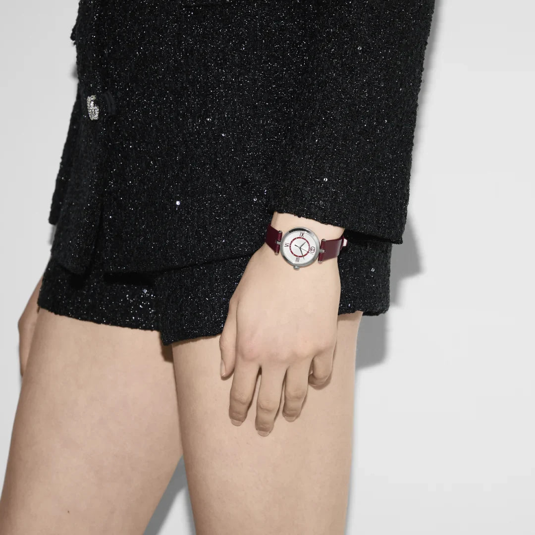 GUCCI Model 2000 watch, 30mm YA167508